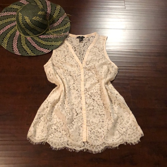 H&M Tops - 🔵H&M Eggshell White Sleeveless Lace Top